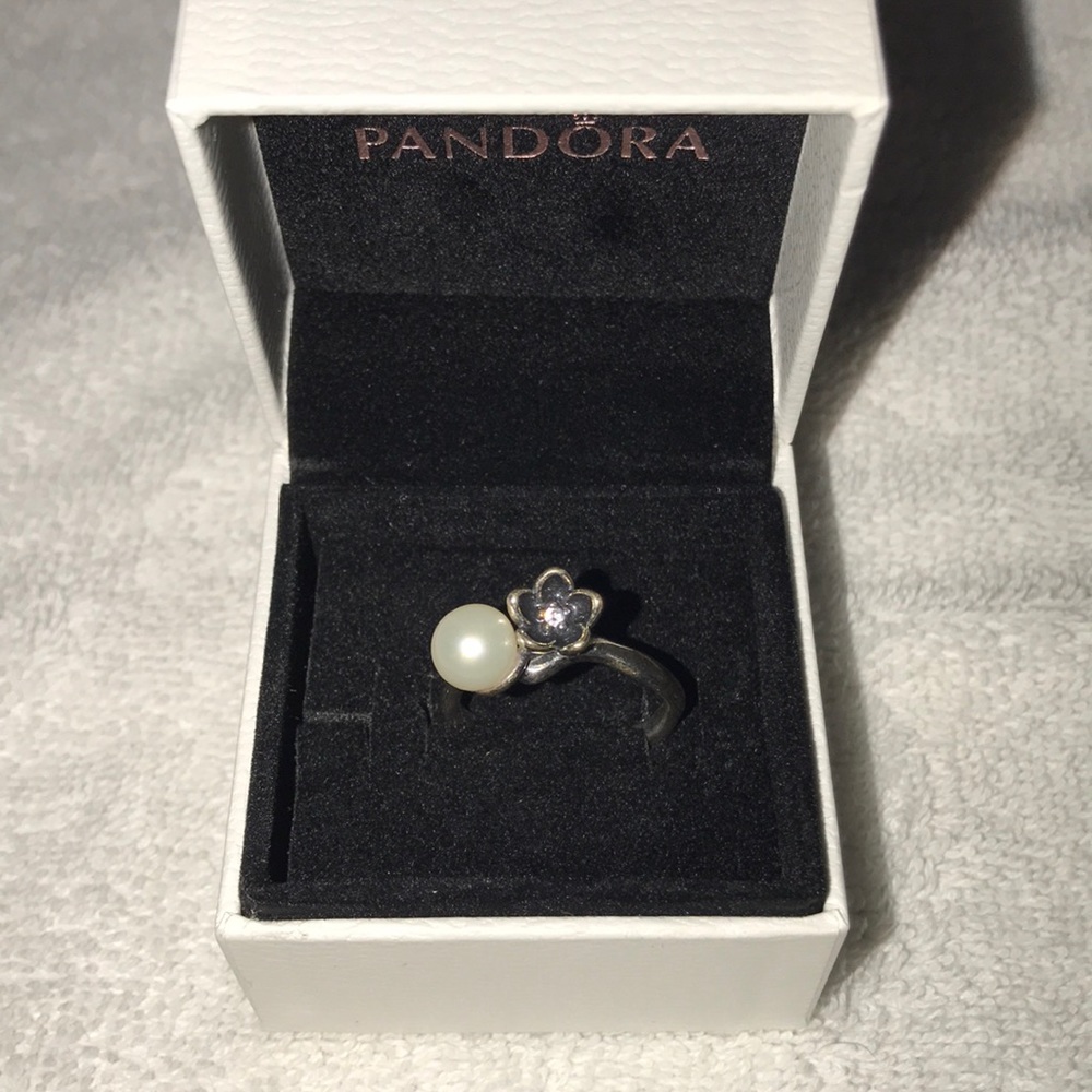Pandora ring